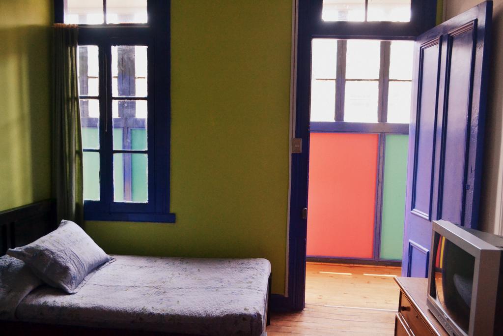 Casa Amarilla Valpo *