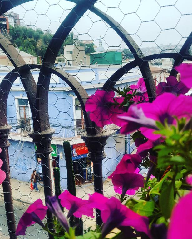 Casa Amarilla Valpo * Valparaiso